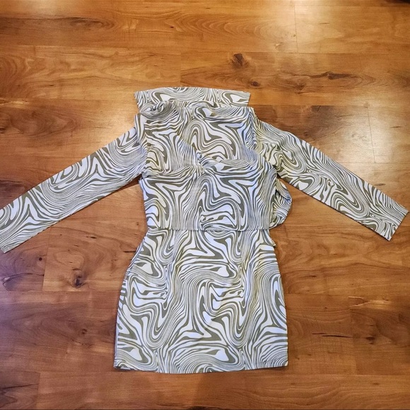 Princess Polly Retro Green White Boho Print Front Tie Long Sleeve Mini Dress - Picture 8 of 8